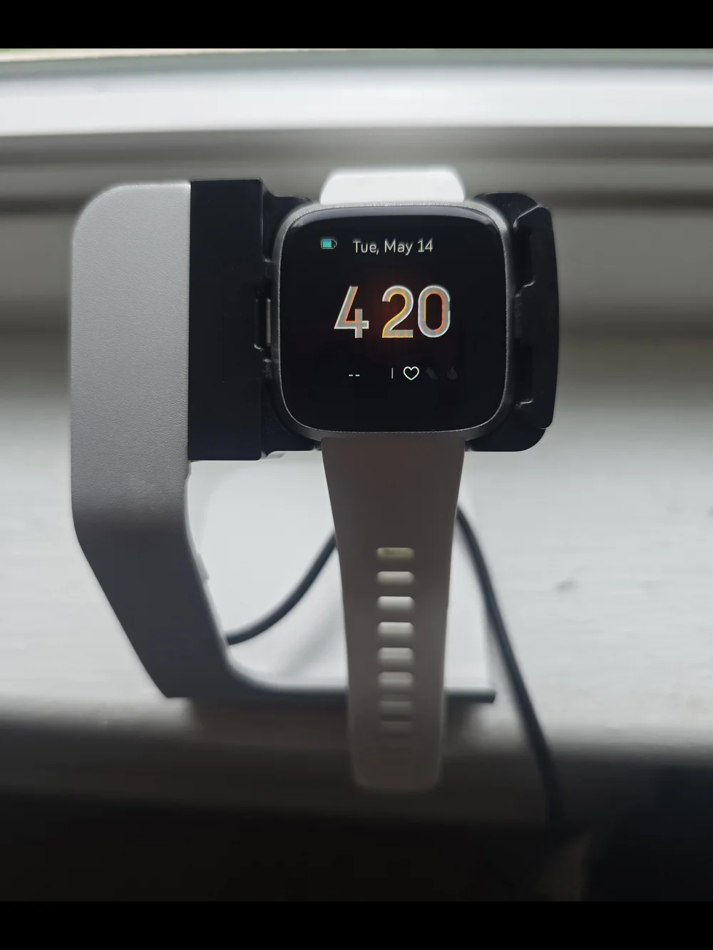 Fitbit Versa Lite Edition White and Silver Smartwatch with Touchscreen, Women's